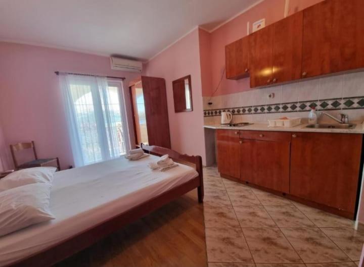 Apartmanibeta Stara Novalja Esterno foto