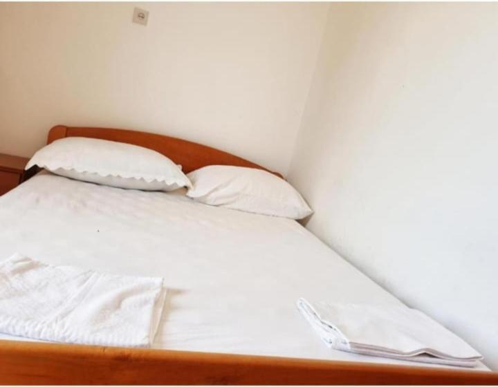 Apartmanibeta Stara Novalja Esterno foto